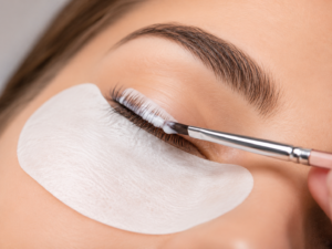 Korean wimperlifting voor een natuurlijke open blik